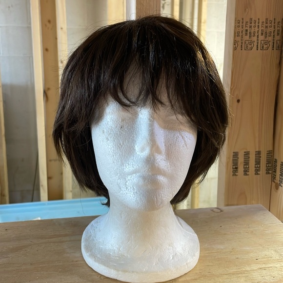 NWT 9/8” short brown wig very subtle golden lights layered shaped waved bangs DP - Picture 12 of 15